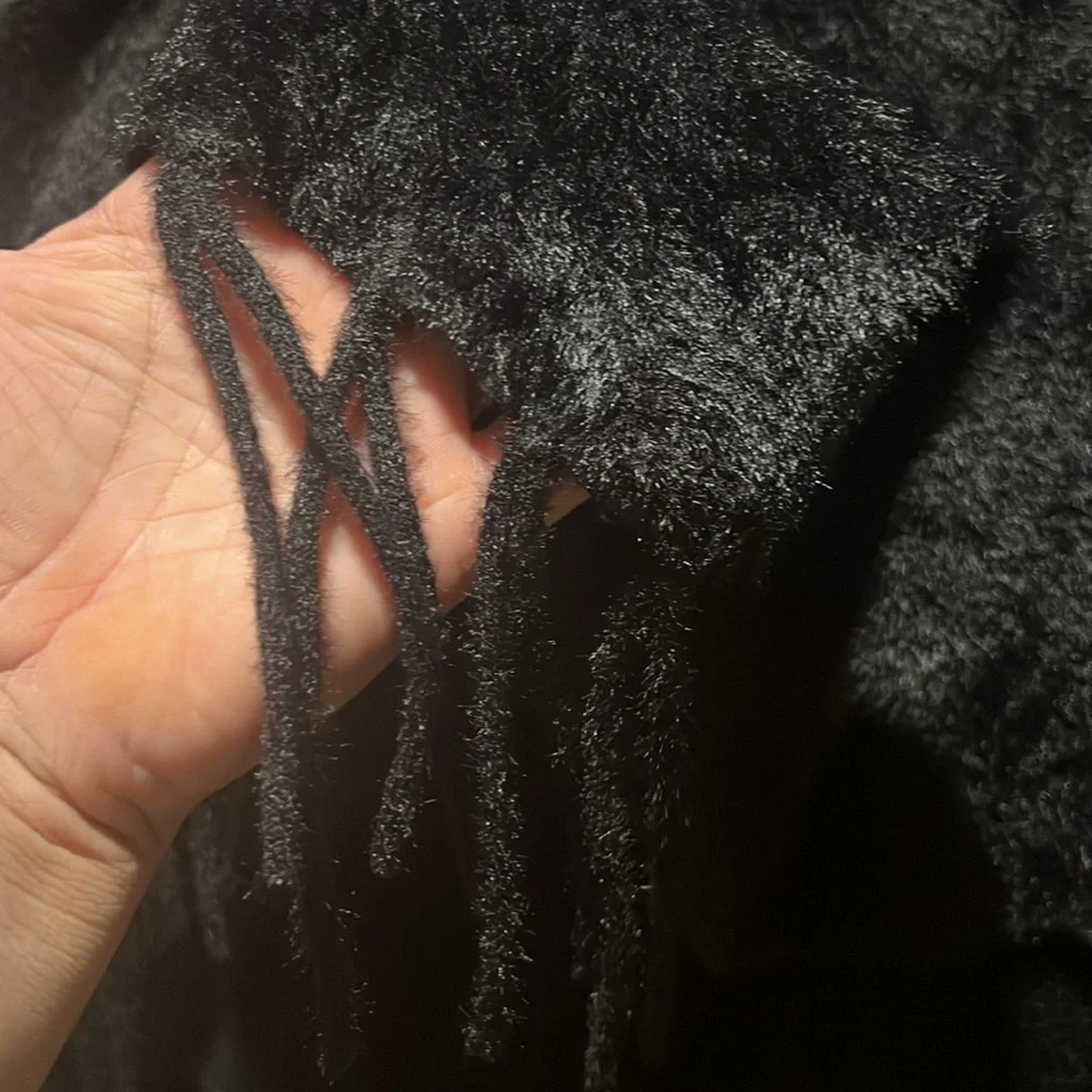 Poncho - Picture 3 of 4